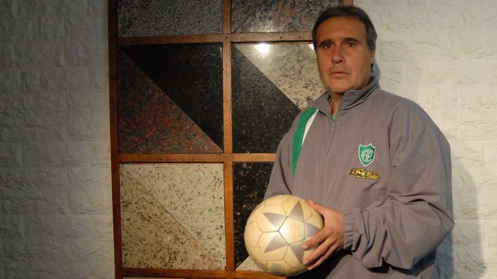 Papasidero no es más el entrenador de Liniers