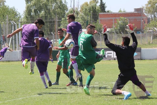 Empate entre Camioneros y el Viola