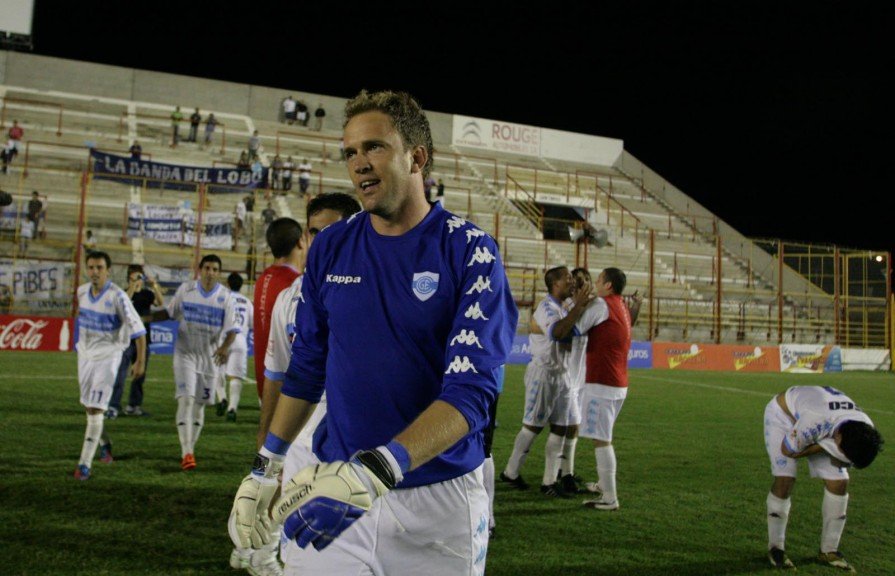 Catriel Orcellet: “Talleres se preparó para subir a Primera, la presión será de ellos”