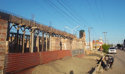 Comercio construye un nuevo gimnasio y salón de usos múltiples