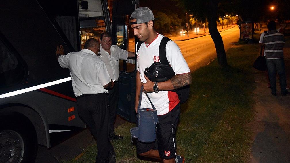 El Lobo recibe a la Gloria