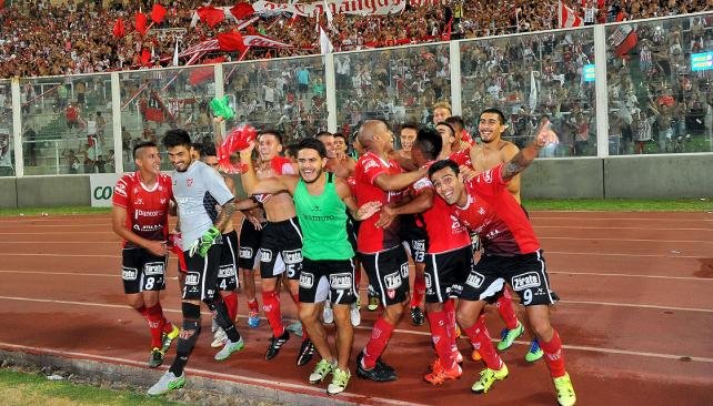 Instituto le ganó a Talleres con corazón y fútbol