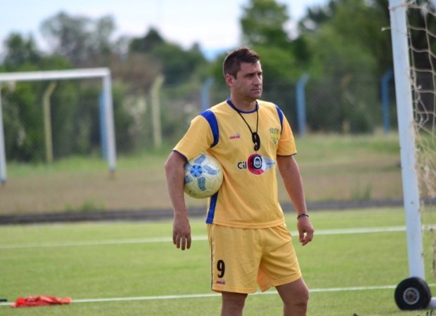 La Crema tiene nuevo DT: Fabián Nardozza