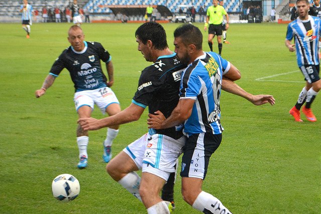 Gimnasia de Jujuy dejó pasar el tren, empató uno a uno contra Almagro