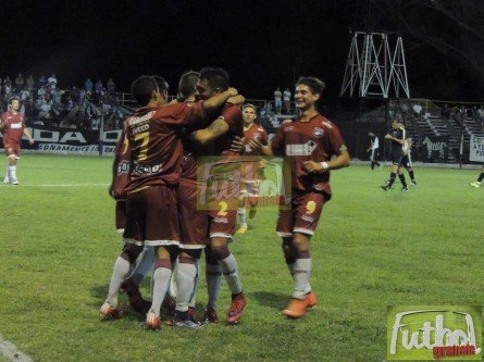 Defensores buscará cerrar la serie ante La Emilia