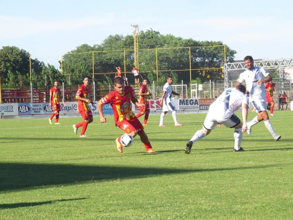 La Banda terminó con el invicto Aurirrojo