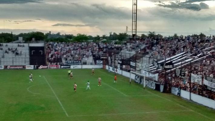 For Ever volvió a ganar y es único líder