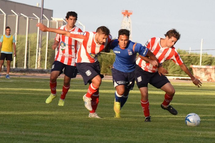 En la Zona 1 Racing rescató un empate y manda seguido por Independiente
