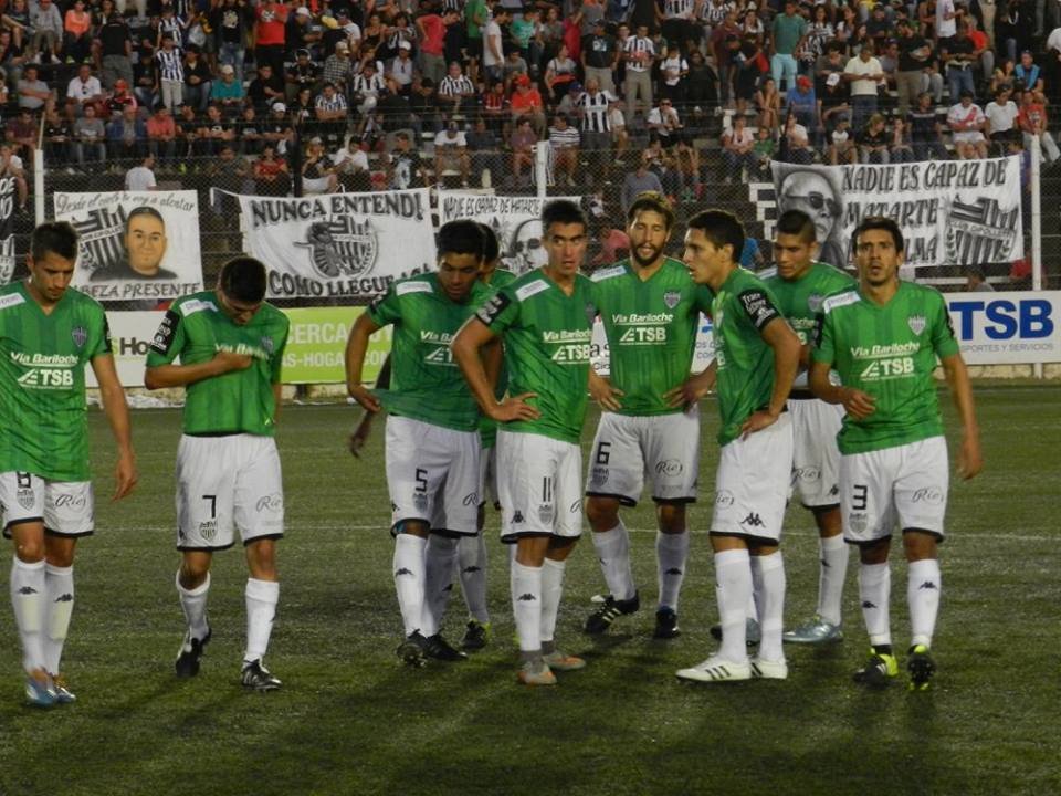Cipolletti rescató un punto sobre el final