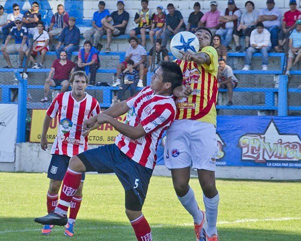Racing ganó en Bariloche y estiro aún la ventaja