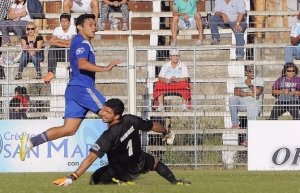 Huracán hizo feliz a su gente, goleó a Fontana