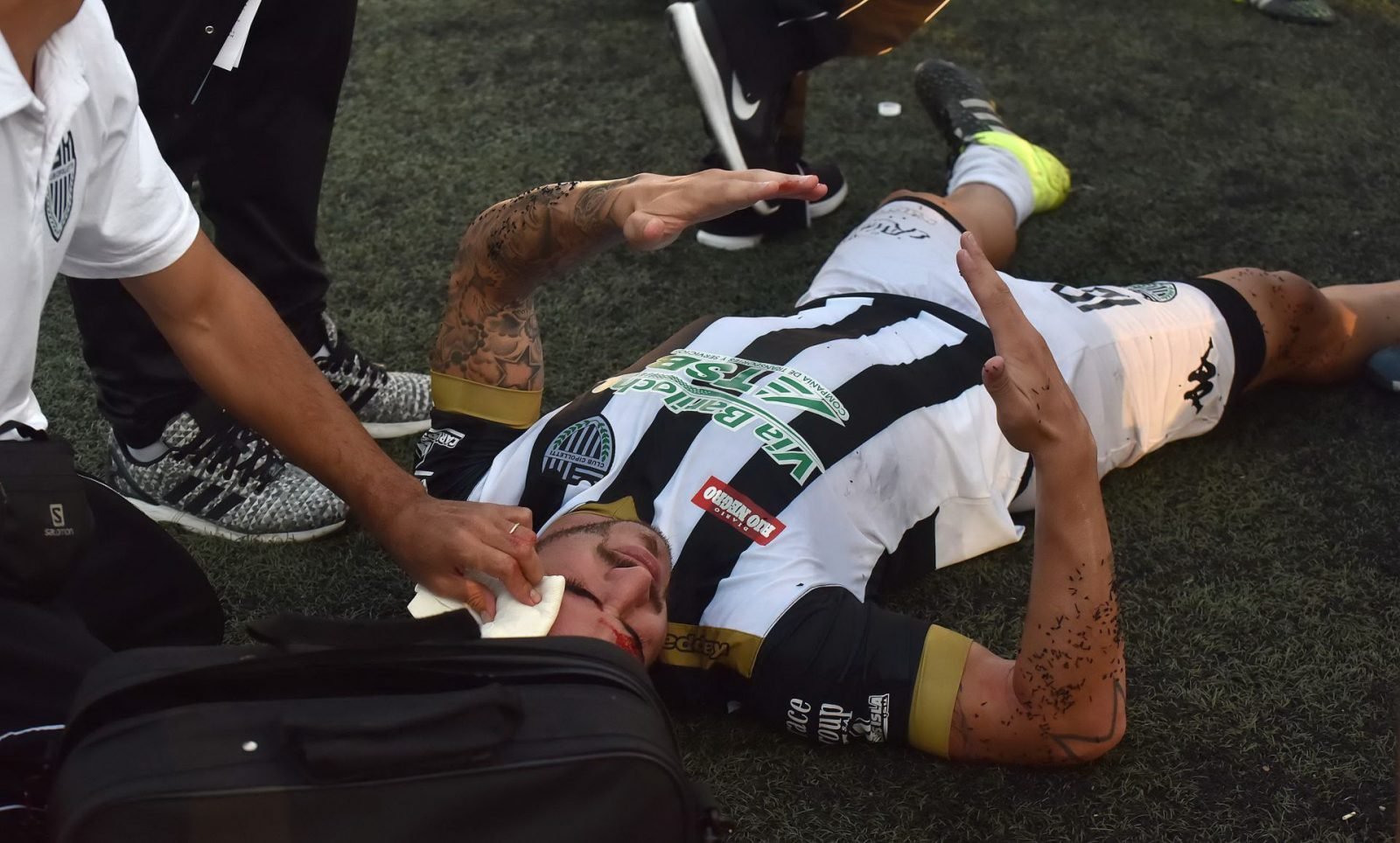 Roca y Cipo empataron en un clásico que tuvo un triste final