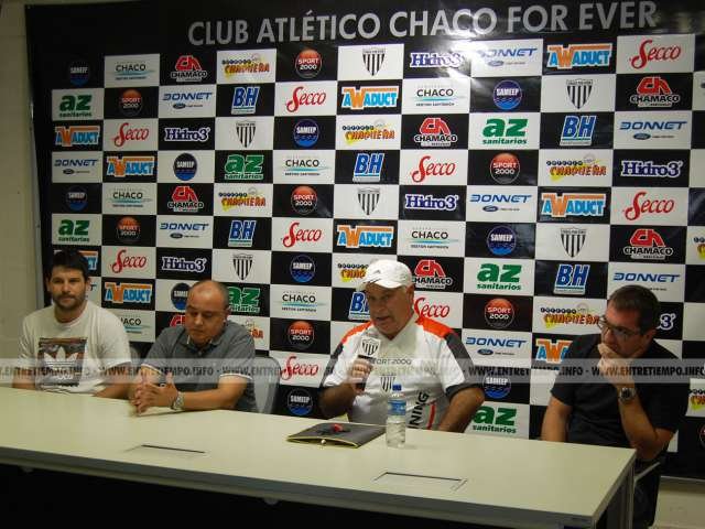 Dechat se prepara para su debut en For Ever