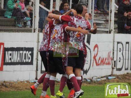 Defensores goleó a Tiro y lo dejó lleno de preocupaciones