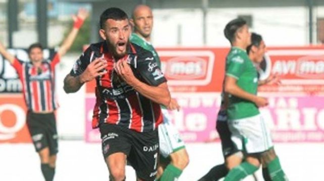 Chaca bajó a Ferro y se prendió arriba