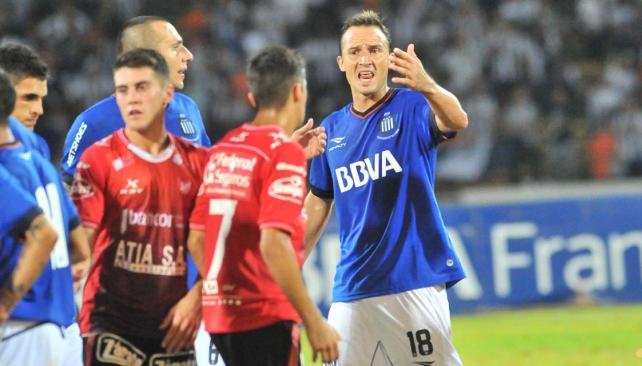 Talleres salvó el invicto ante un gran Instituto
