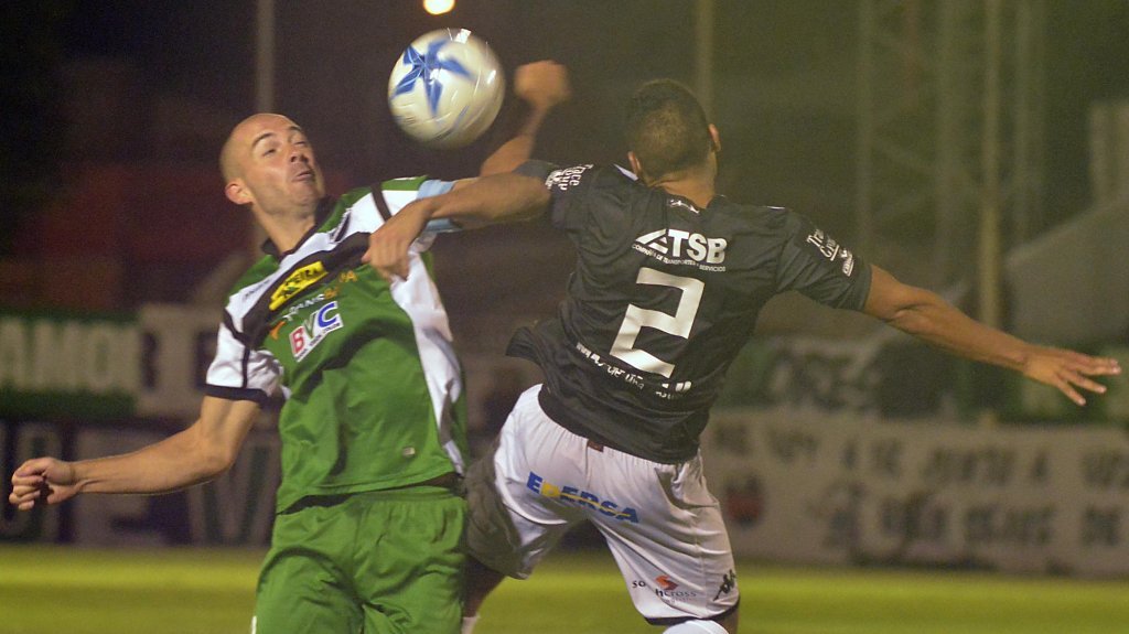 Villa Mitre y Cipolletti no pasaron del Cero