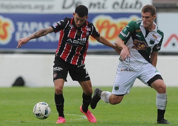 Nueva Chicago se impuso en el clásico ante Chacarita