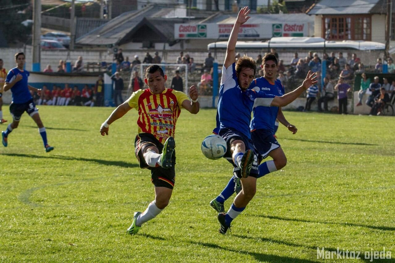 Racing goleó a Independiente y Cruz del Sur despachó a la CAI