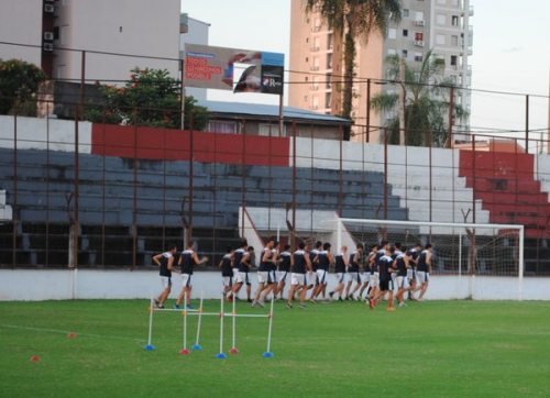 El plantel de Guaraní espera una reunión con el presidente