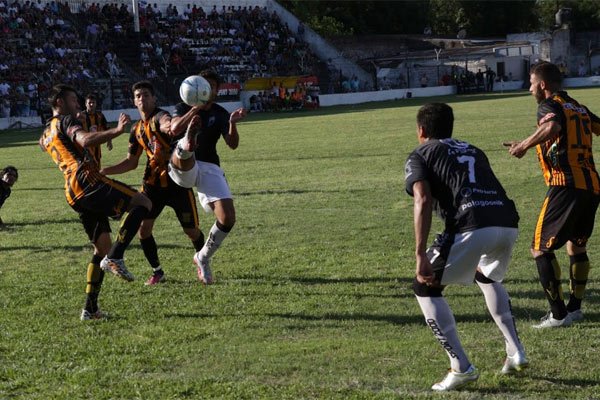 Mitre volvió de Tucumán triunfante y puntero