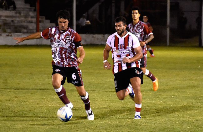 Defensores ganó en casa y se trepó a lo más alto