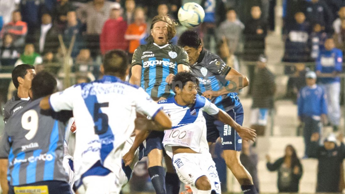 Gimnasia y Juventud, con mucho ruido, pocas nueces y cero goles