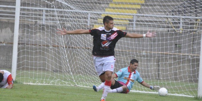 Villa Cubas ganó y clasificó