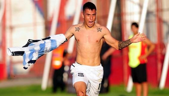 La T lo ganó en la última y sigue firme