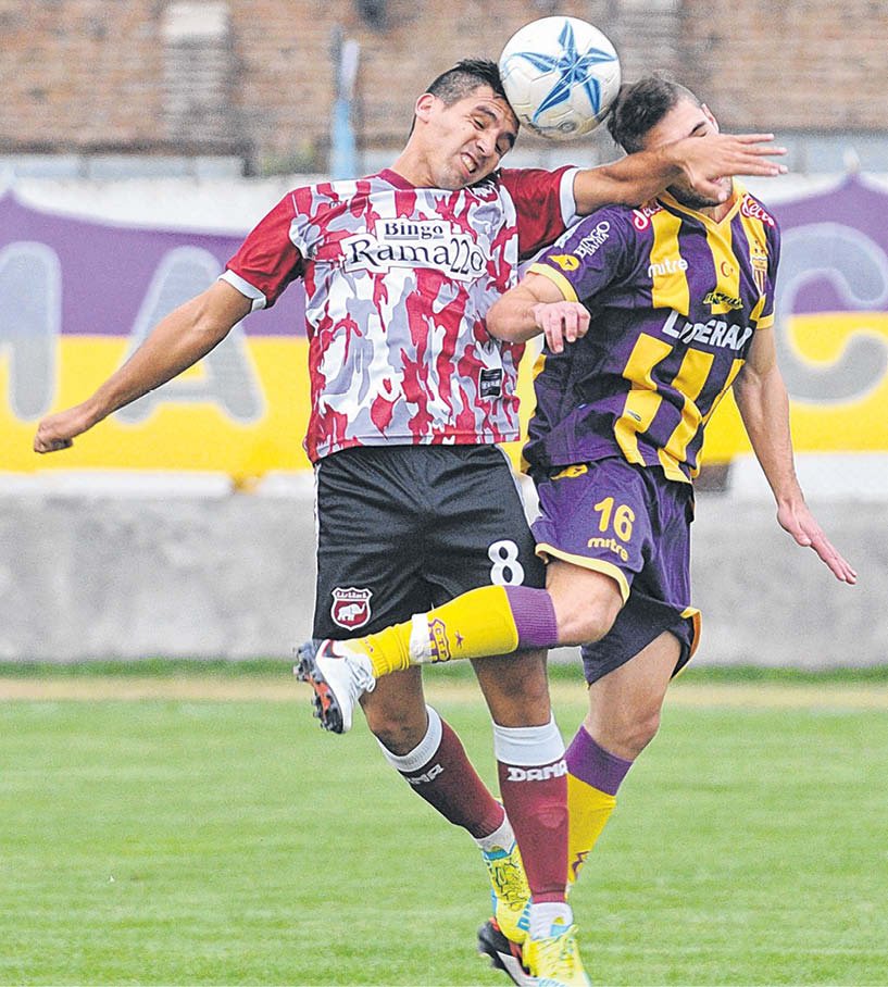Tiro cayó goleado ante Defe y quedó al borde del abismo