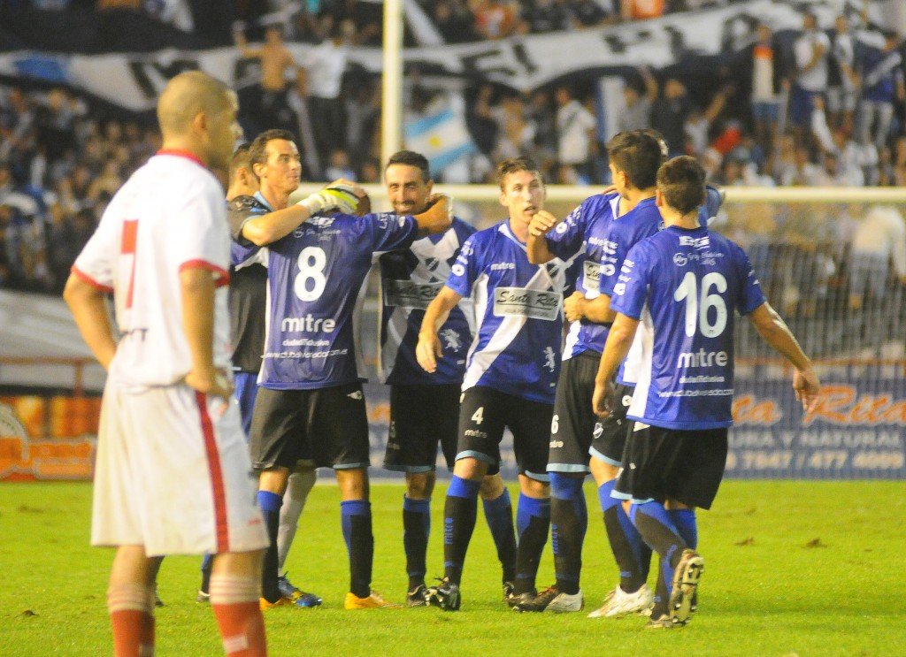 Alvarado se fue de Santiago con una sonrisa