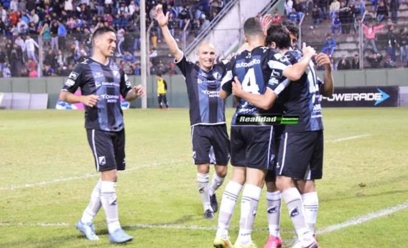 Volando alto