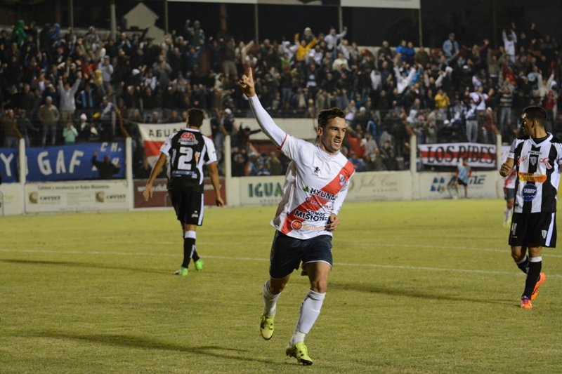 Guaraní empató con For Ever y aseguró la clasificación