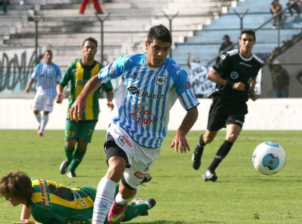 Abraham regresa a Altos Hornos Zapla