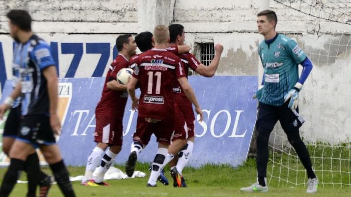 Central Córdoba ganó con autoridad y salió de la zona de descenso