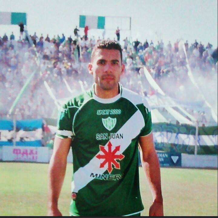 Atenas sigue sumando soldados