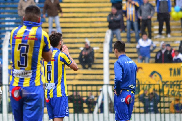 Juventud y Racing en pardas