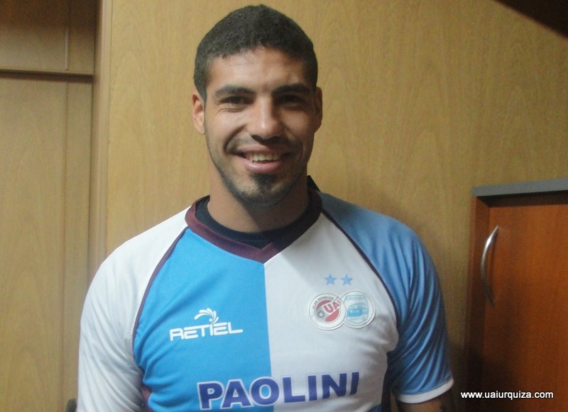 El uruguayo Soto se viste de aurinegro