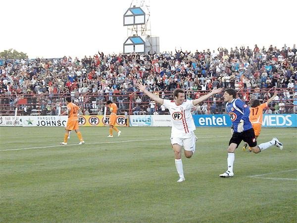 Ezequiel Carballo, el «9» de Unión