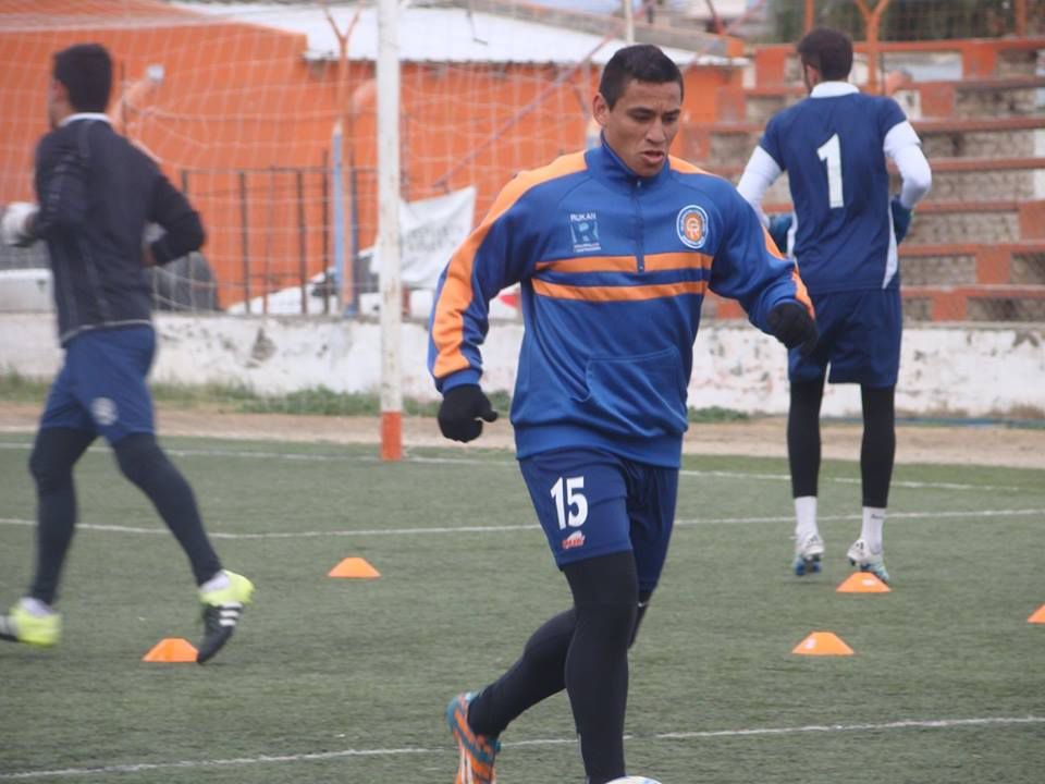 Deportivo Roca sumó a Facundo Ruiz y se lesionó el paraguayo Romero