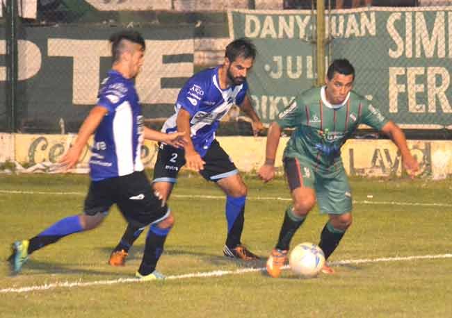 Deportivo Roca sumó un delantero