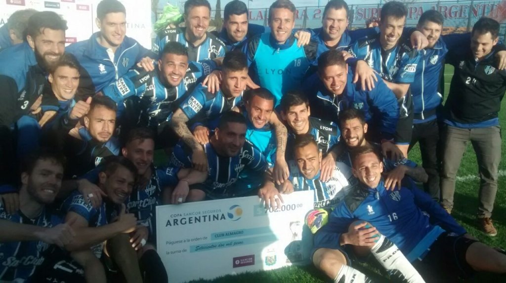 Almagro ganó por penales y le cortó el sueño a Deportivo Laferrere