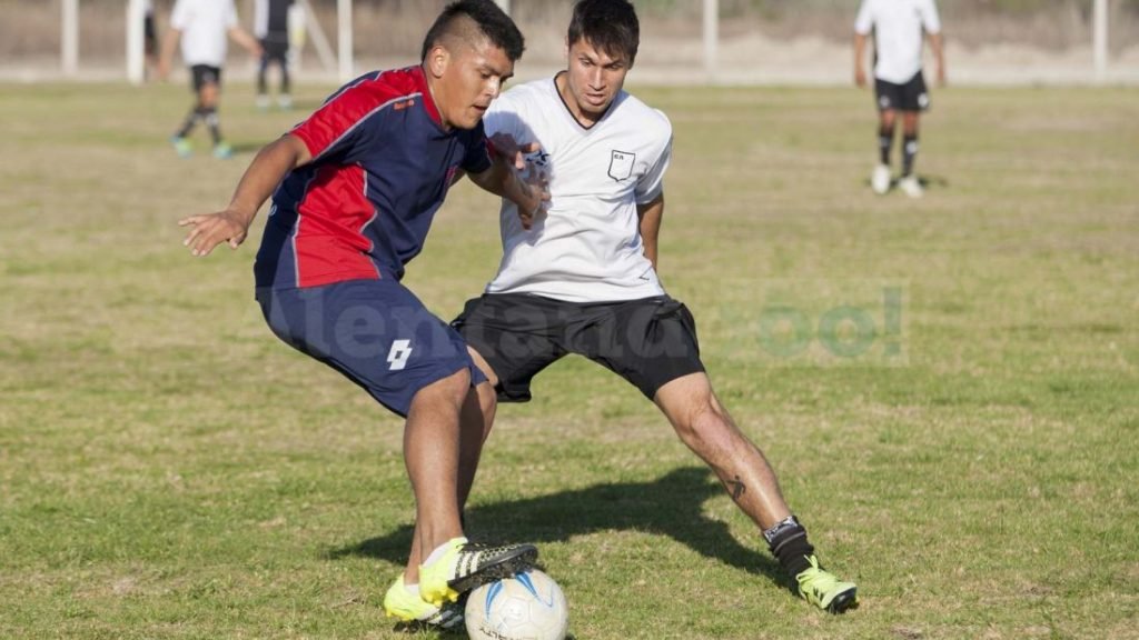 Con el pie derecho