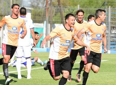 Patria festejó en el clásico y lidera en soledad