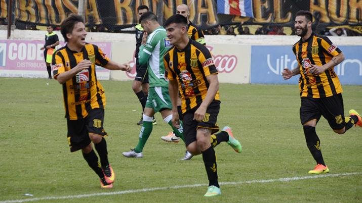 Mitre tuvo un debut arrollador ante Sportivo Belgrano