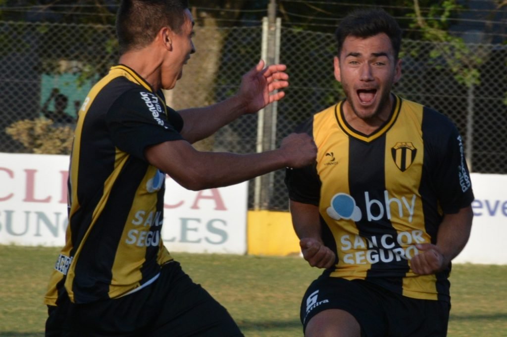 En Sunchales, Libertad lo ganó en la última bola y sigue en la punta