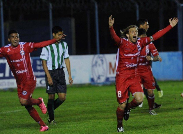 Estudiantes cayó ante Argentinos