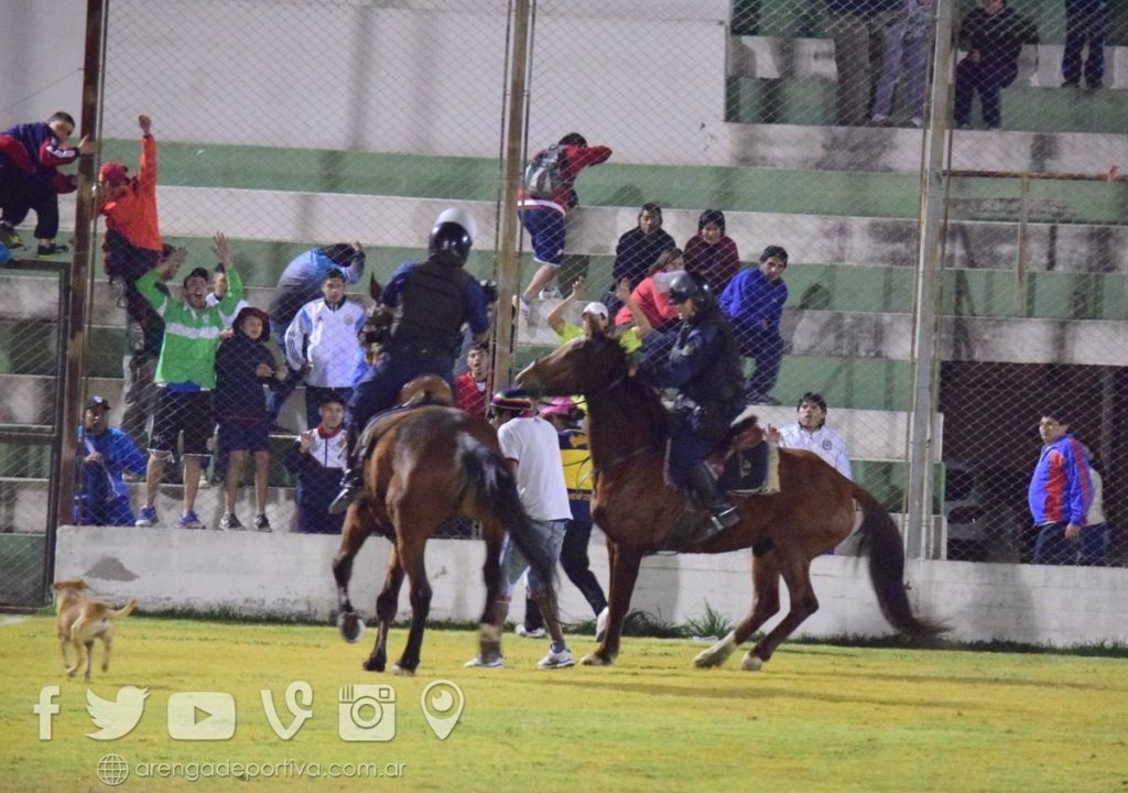 Serios incidentes para reprimir a un hincha en Salta