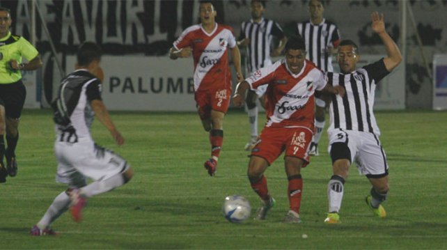 Maipú y Gimnasia empataron y aún no conocen la victoria