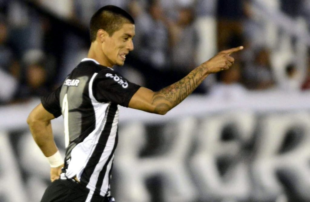 Alvarenga: “Somos firmes candidatos al ascenso”